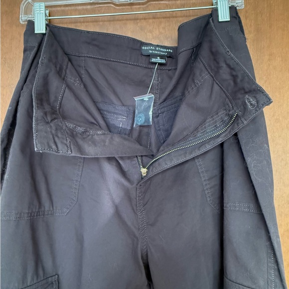 Sanctuary Social Standard Cargo Pants, Size 16, NWT - Picture 6 of 10